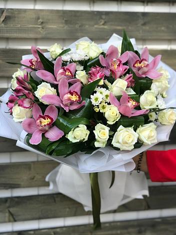 Букет цветов из: Розы и Хризантемы в Хрипань