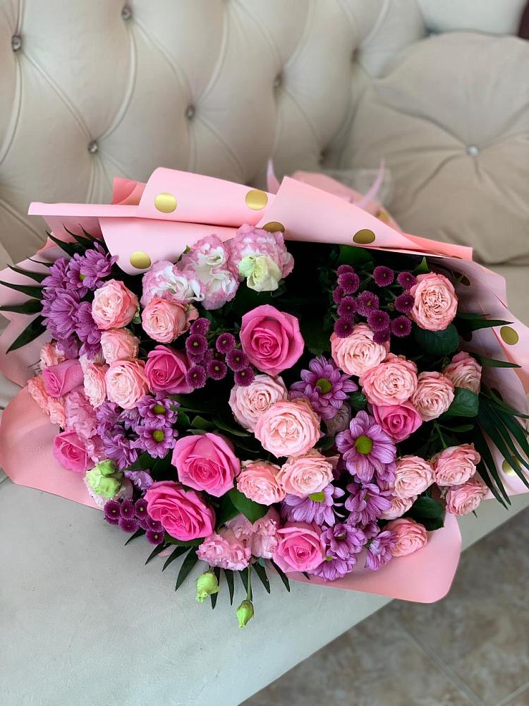 Букет цветов из: Хризантемы, Розы и Лизиантусы в Хрипань