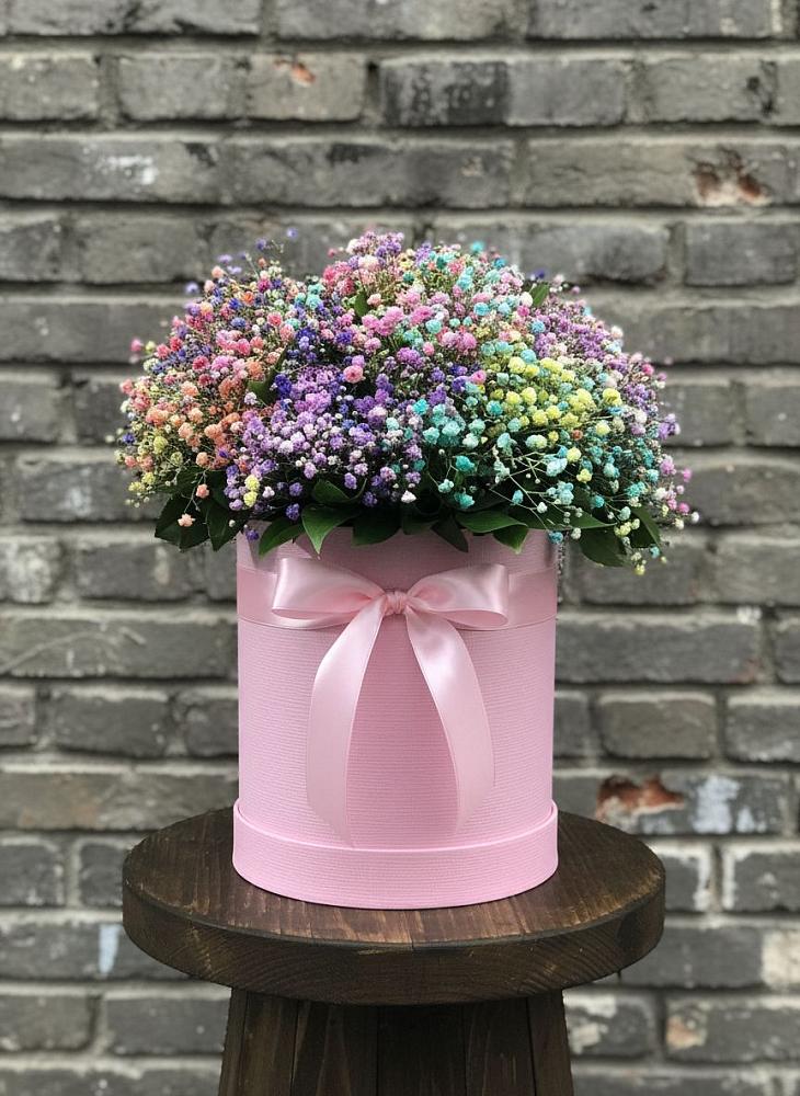 Цветочная композиция из Гипсофила и Розы в шляпной коробке в Хрипань