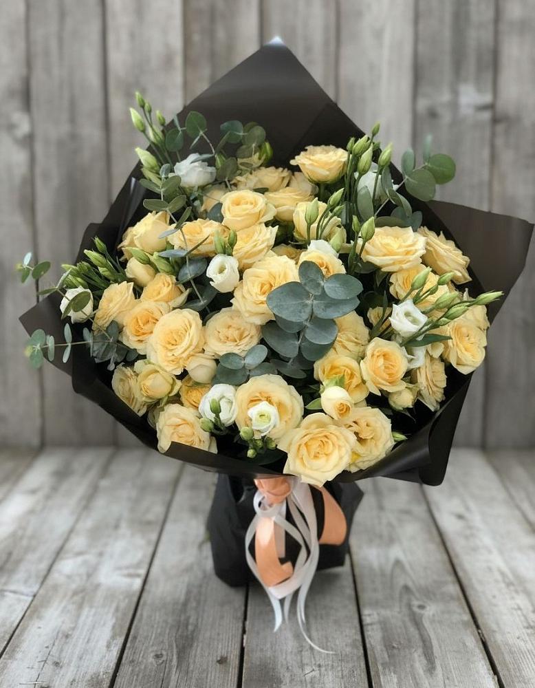 Букет цветов из: Розы и Лизиантусы в Хрипань