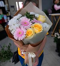 Букет цветов из:  Герберы, Розы и Хризантемы в Хрипань