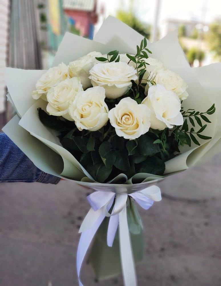 Букет Белые розы Проуд в Хрипань