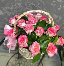 Цветочная композиция из Розы в корзине в Хрипань