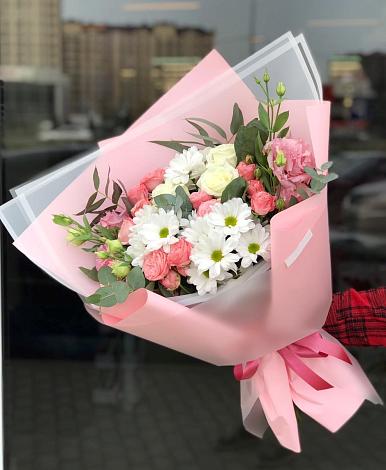Букет цветов из: Розы, Лизиантусы и Хризантемы в Хрипань