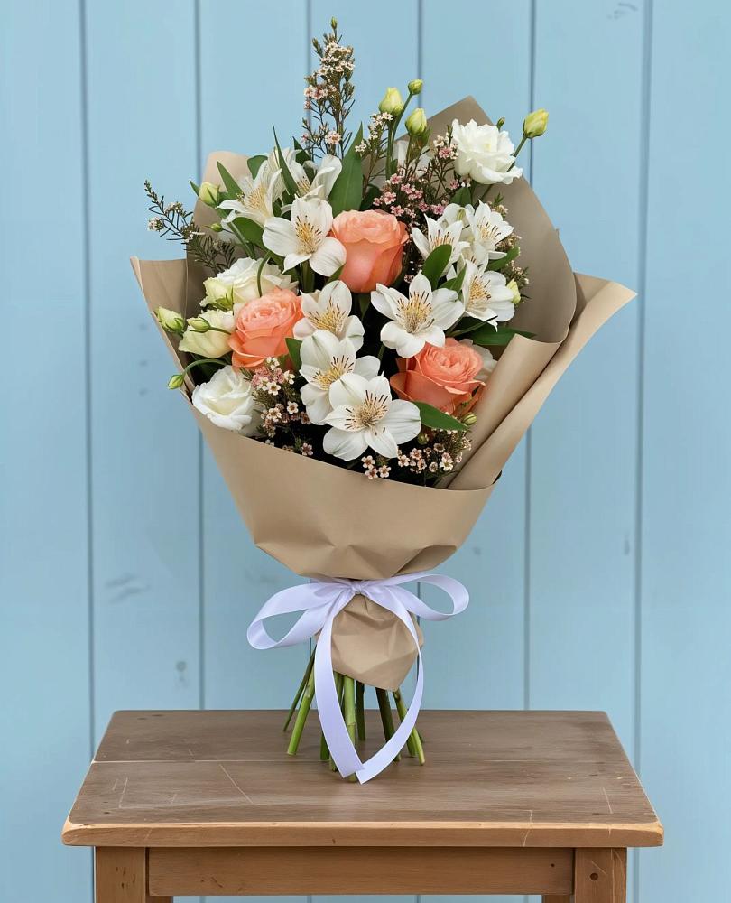 Букет цветов из: Альстромерии, Лизиантусы, Розы и Хризантемы в Хрипань